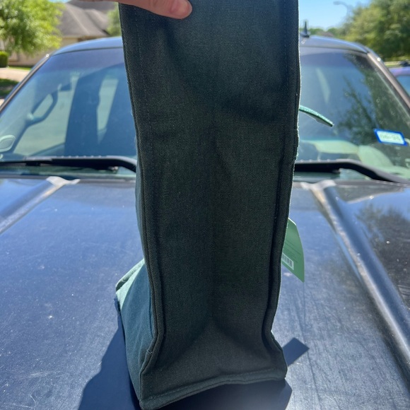 New Target Lunch Box - Picture 2 of 3